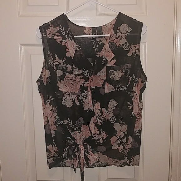 Skull & Flower blouse - Picture 1 of 8